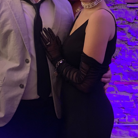 Black Mesh Opera length Dinner Gloves - Picture 2 of 3